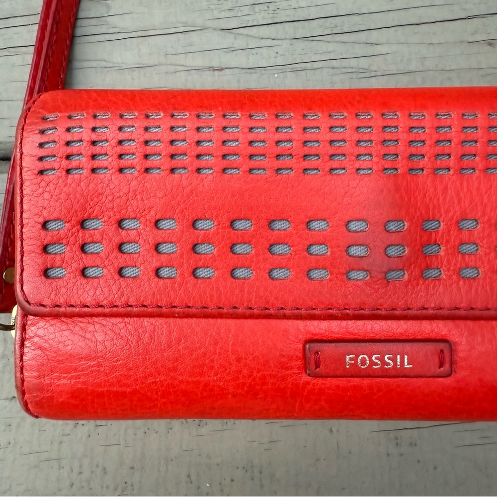 Fossil Red Leather Wallet Wristlet - Picture 2 of 16